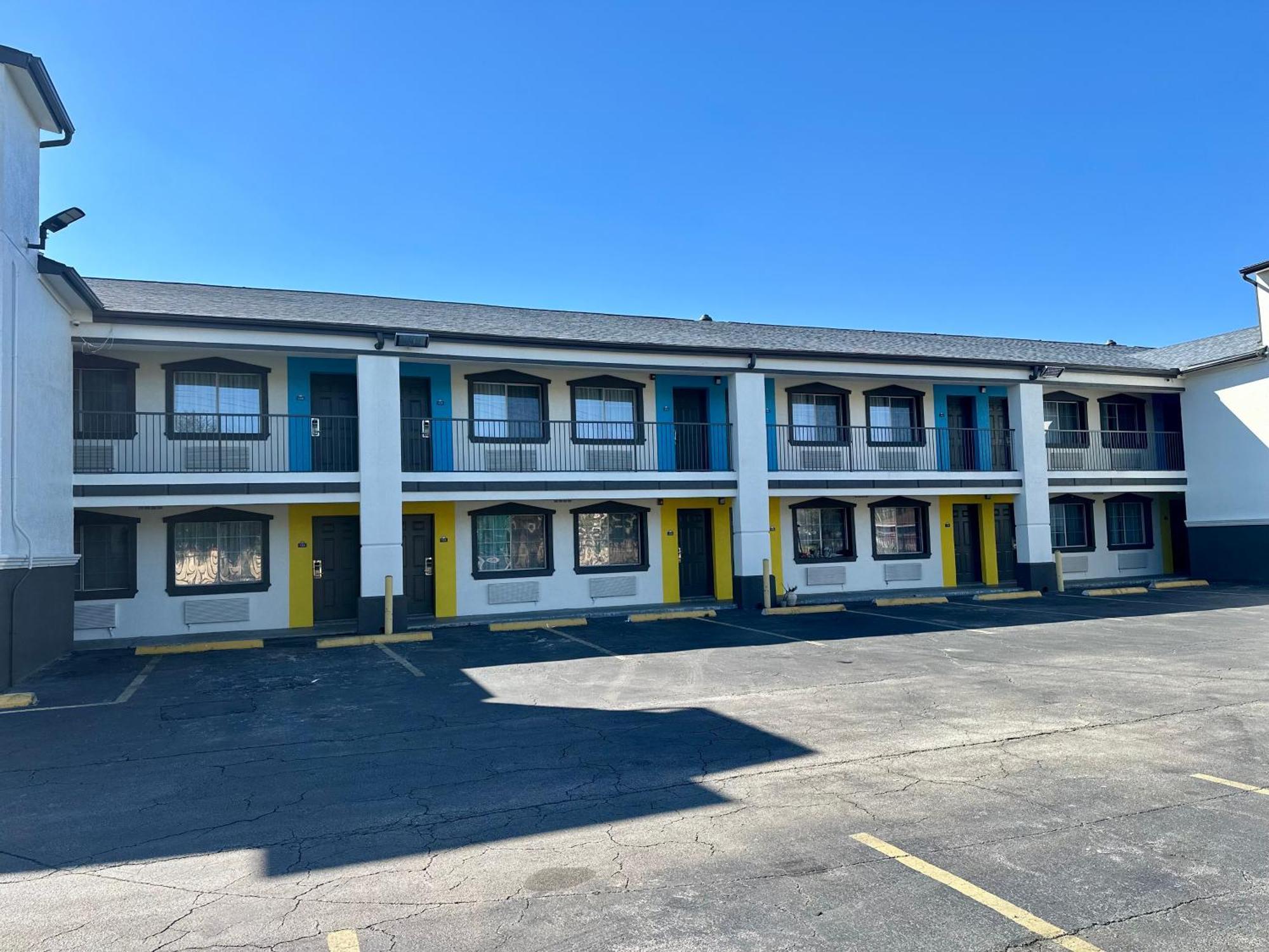 Days Inn By Wyndham Houston East Dış mekan fotoğraf