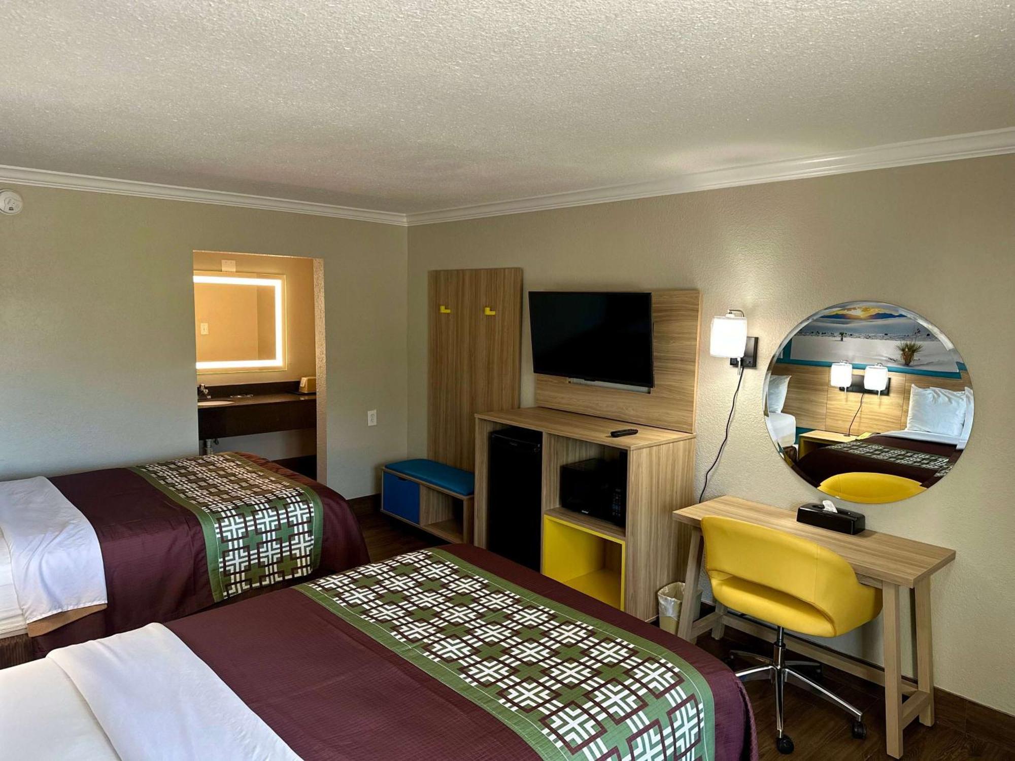 Days Inn By Wyndham Houston East Dış mekan fotoğraf